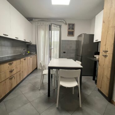 BELLISSIMO QUADRILOCALE CON GIARDINO, LOCALE PLURIUSO E BOX!