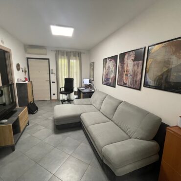 BELLISSIMO QUADRILOCALE CON GIARDINO, LOCALE PLURIUSO E BOX!