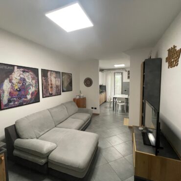 BELLISSIMO QUADRILOCALE CON GIARDINO, LOCALE PLURIUSO E BOX!