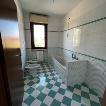 AMPIO TRILOCALE CON BOX DOPPIO E BOX SINGOLO!