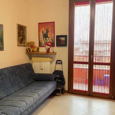 TRILOCALE IN VILLA, GIARDINO E BOX DOPPIO!
