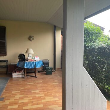 TRILOCALE IN VILLA CON GIARDINO E BOX DOPPIO!