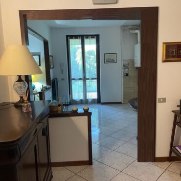 TRILOCALE IN VILLA CON GIARDINO E BOX DOPPIO!