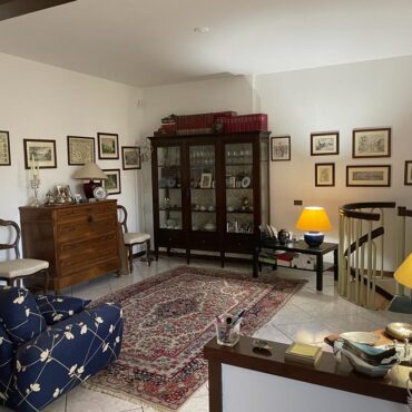 TRILOCALE IN VILLA CON GIARDINO E BOX DOPPIO!