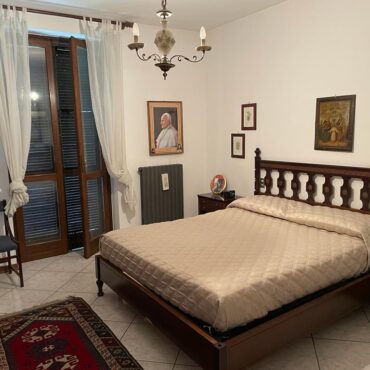 TRILOCALE IN VILLA CON GIARDINO E BOX DOPPIO!