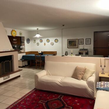 TRILOCALE IN VILLA CON GIARDINO E BOX DOPPIO!
