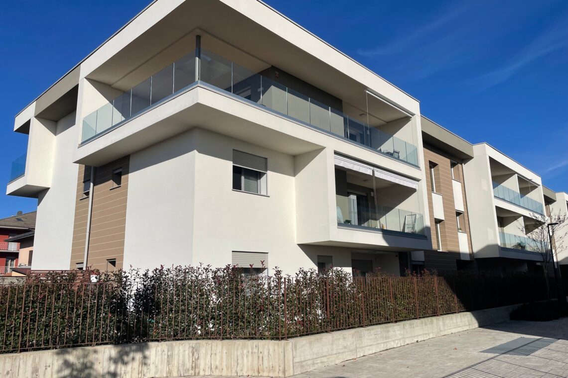 BELLISSIMO TRILOCALE CON GIARDINO E BOX !