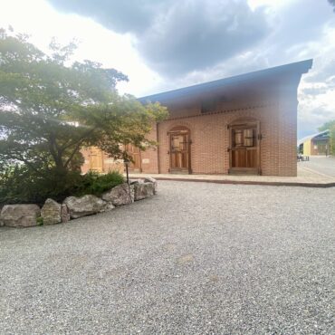 SCUDERIA-AZIENDA AGRICOLA -ABITAZIONE – PENSIONE E ALLEVAMENTO ANIMALI di 14.000 m² – Eleganza e Natura!