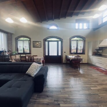 SCUDERIA-AZIENDA AGRICOLA -ABITAZIONE – PENSIONE E ALLEVAMENTO ANIMALI di 14.000 m² – Eleganza e Natura!