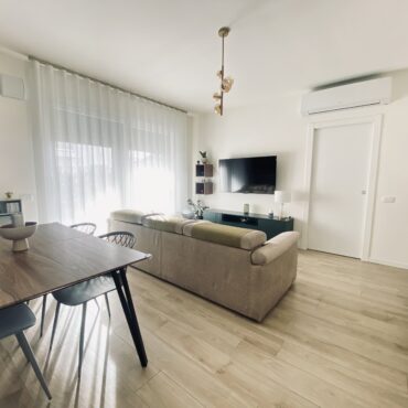 BELLISSIMO TRILOCALE CON GIARDINO E BOX !