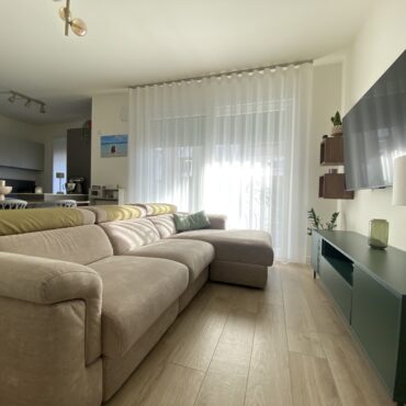 BELLISSIMO TRILOCALE CON GIARDINO E BOX !