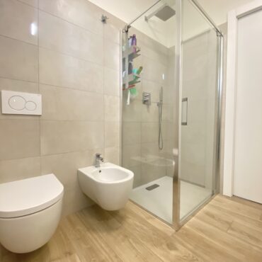 BELLISSIMO TRILOCALE CON GIARDINO E BOX !