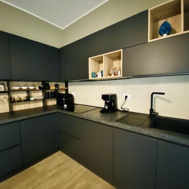 BELLISSIMO QUADRILOCALE CON GIARDINO,BOX DOPPIO E POSTO AUTO