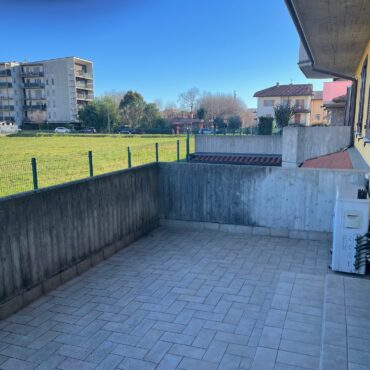 TRILOCALE CON GIARDINO, LOCALE PLURIUSO E BOX DOPPIO!