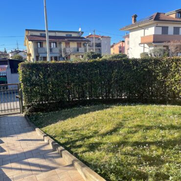 TRILOCALE CON GIARDINO, LOCALE PLURIUSO E BOX DOPPIO!
