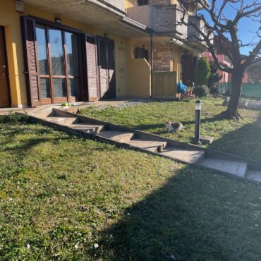 TRILOCALE CON GIARDINO, LOCALE PLURIUSO E BOX DOPPIO!