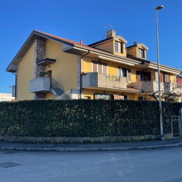 TRILOCALE CON GIARDINO, LOCALE PLURIUSO E BOX DOPPIO!