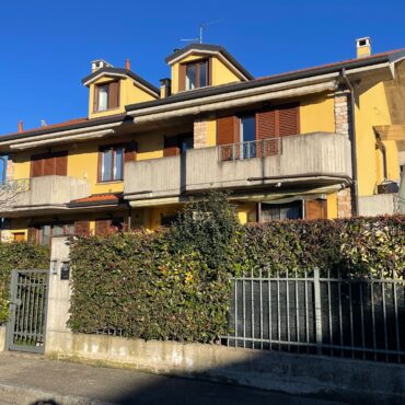 TRILOCALE CON GIARDINO, LOCALE PLURIUSO E BOX DOPPIO!