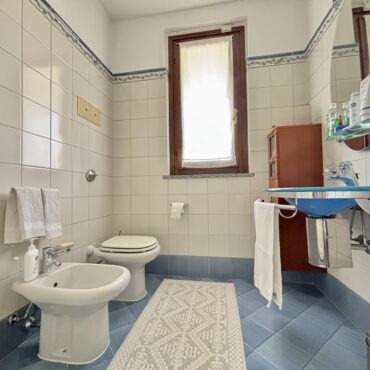 RICERCATA VILLA BIFAMILIARE!