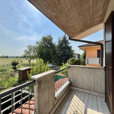RICERCATA VILLA BIFAMILIARE!