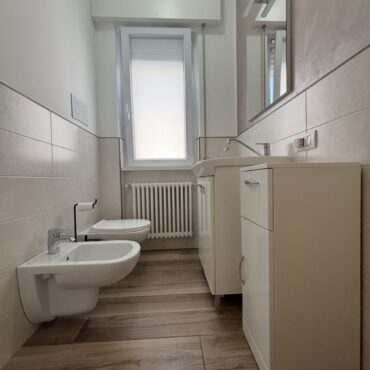 PORZIONE DI VILLA BIFAMILIARE – QUADRILOCALE AL PIANO PRIMO!