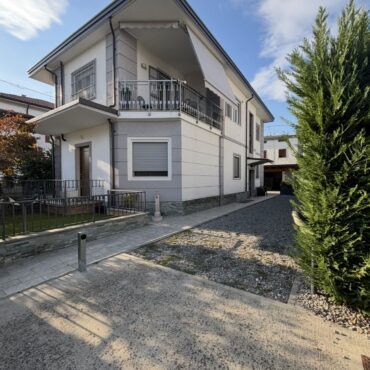 PORZIONE DI VILLA BIFAMILIARE – QUADRILOCALE AL PIANO PRIMO!