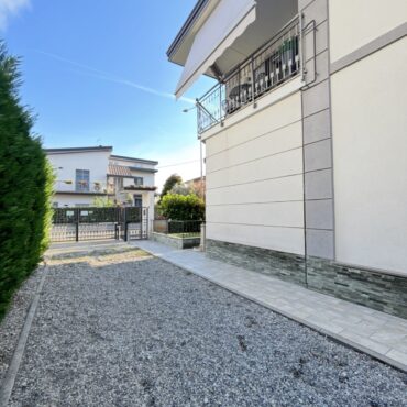 PORZIONE DI VILLA BIFAMILIARE – QUADRILOCALE AL PIANO PRIMO!