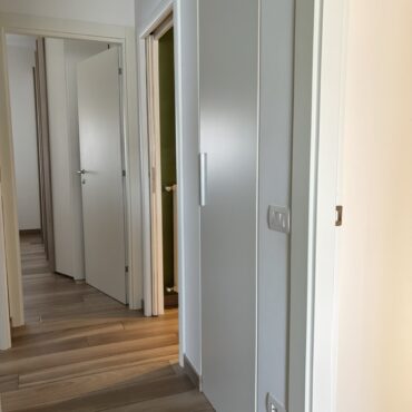 PORZIONE DI VILLA BIFAMILIARE – QUADRILOCALE AL PIANO PRIMO!