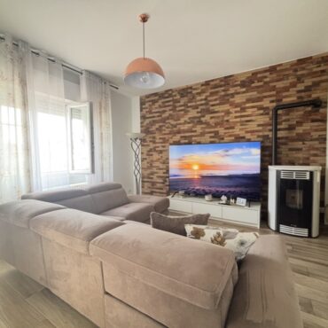PORZIONE DI VILLA BIFAMILIARE – QUADRILOCALE AL PIANO PRIMO!